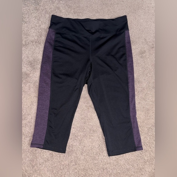 Ideology Pants - Ideology Womens Plus Size
Colorblocked Capri Leggings Size 2X